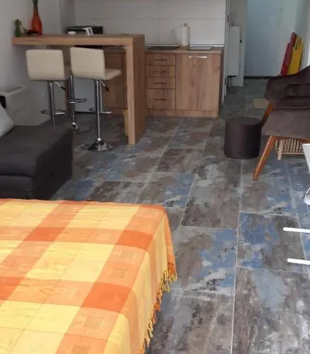 Olja Zlatni Breg 아파트